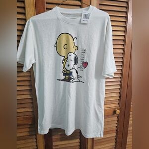 NWT Peanuts Snoopy & Charlie Brown Hug Graphic Tee Large Cute Cartoon Shirt